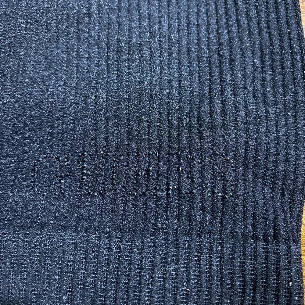 Women’s Guess top - Picture 2 of 5